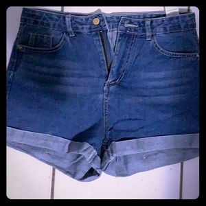 Jean short, perfect for summer ☀️🌊